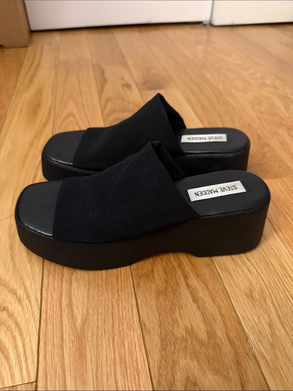 Steve Madden Women's Black Platform Slinky Sandals